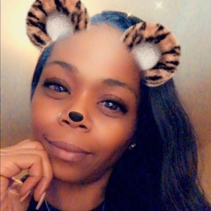 Meet your Posher, Dominique